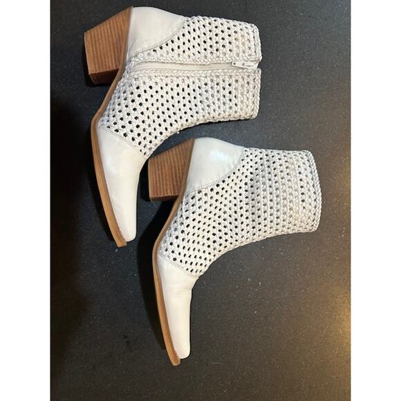 COCONUTS By MATISSE Golden Hour White Pointed Toe Heeled Bootie Size 9.5 Cowboy - Picture 6 of 12